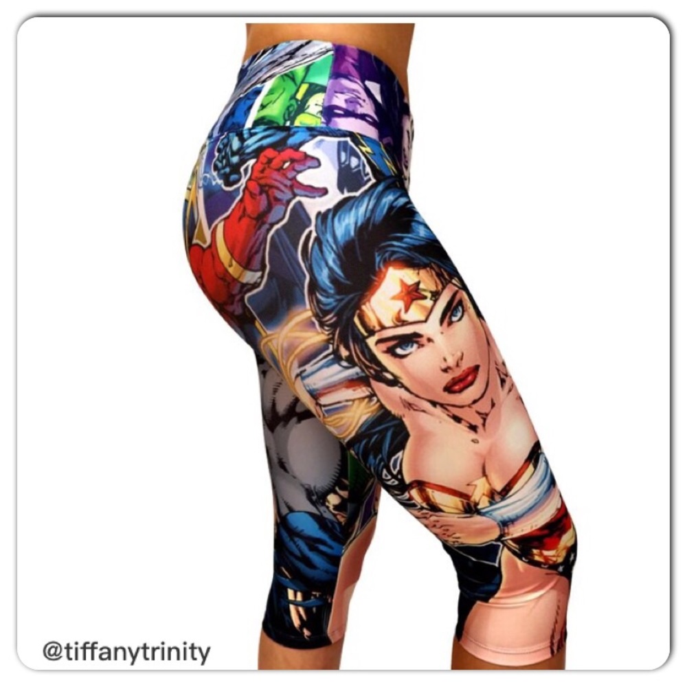 NWT Wonder Woman II Capri